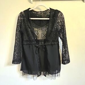 Sheer guipure lace hooded cardigan size Medium chiffon black top bow tie front